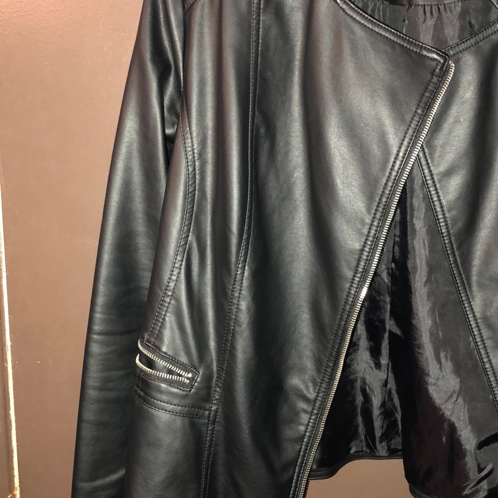 Short jacket - Picture 2 of 3